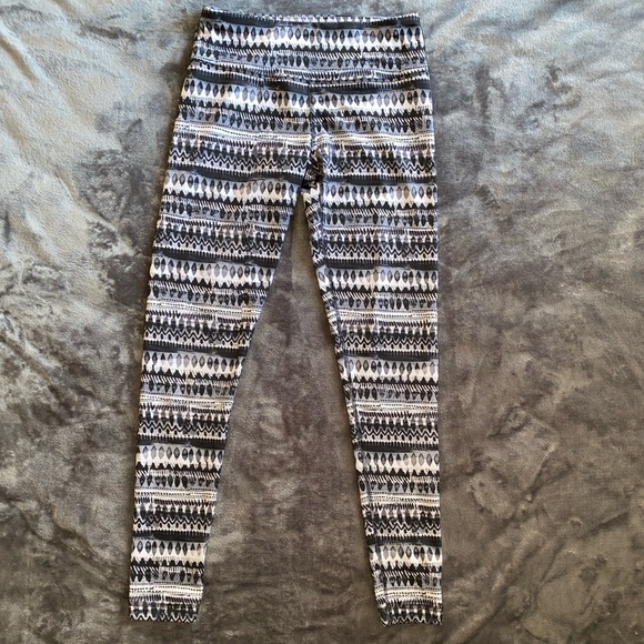 90 Degree Yoga Black & White Printed Leggings Yoga Pants Size Small - Picture 2 of 6